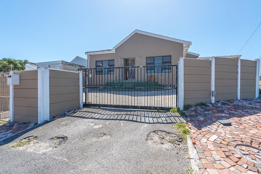 4 Bedroom Property for Sale in Southfield Western Cape